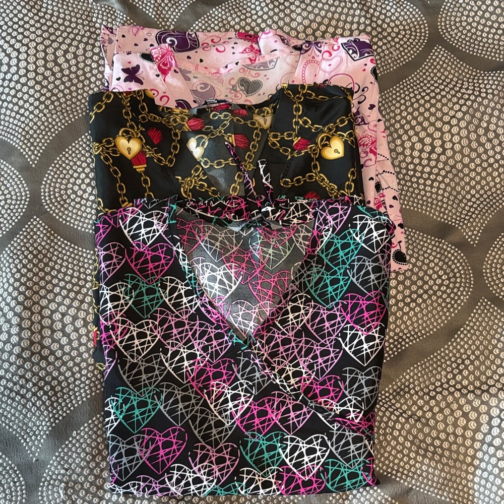 Colorful Heart and Chain Patterned Scarves